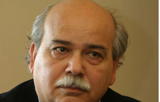 Ο Νίκος Βούτσης διαψεύδει τα σενάρια για πιθανή ανταλλαγή των δύο Ελλήνων με τους οχτώ Τούρκους