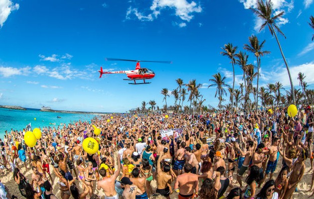 Τέλος στα beach party με απόφαση του υπουργείου Οικονομικών