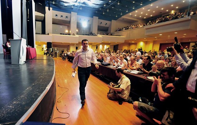 Φυλλοροεί ο ΣΥΡΙΖΑ – Παραιτήθηκαν 17 μέλη της Κεντρικής Επιτροπής