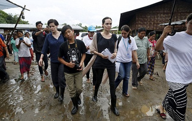 Πάσχει από νευρική ανορεξία η Τζολί; – Φωτογραφίες σοκ