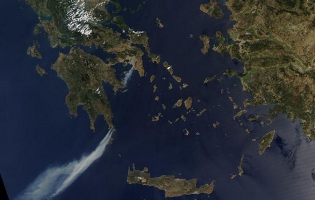 Δείτε την Ελλάδα να καίγεται από δορυφόρο στο διάστημα