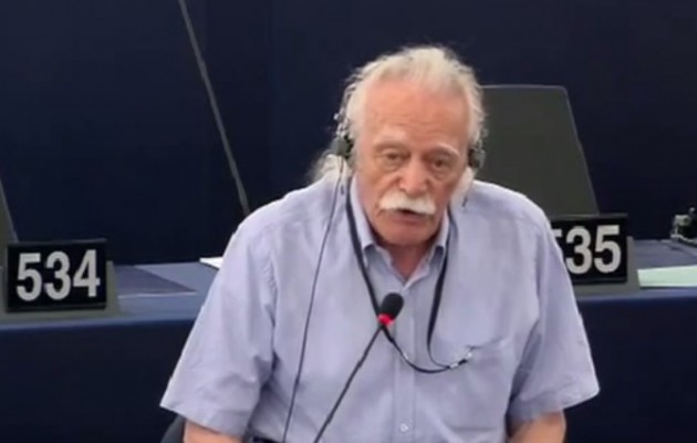 Με στίχους του Ευριπίδη, στα αρχαία, ο Γλέζος συγκλόνισε την Ευρώπη (βίντεο)