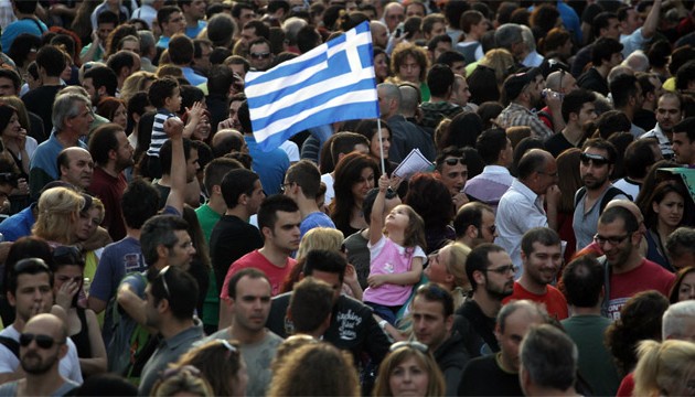 Ευρωβαρόμετρο: Το 71% δεν εμπιστεύεται την κυβέρνηση – Ράπισμα στις εγχώριες δημοσκοπήσεις