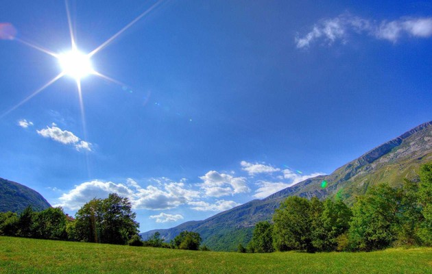 Aνεβαίνει η θερμοκρασία την Τρίτη