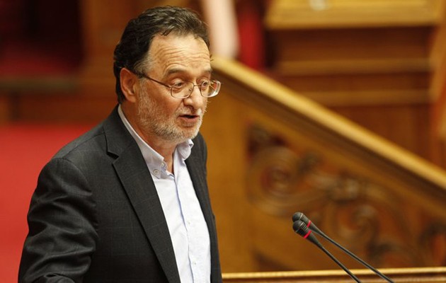 Έκκληση Λαφαζάνη να μην ψηφίσουν οι βουλευτές το τρίτο μνημόνιο