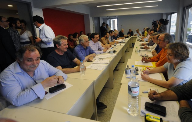 Σε συνέδριο ή με δημοψήφισμα θα λύσουν τις διαφορές τους στον ΣΥΡΙΖΑ