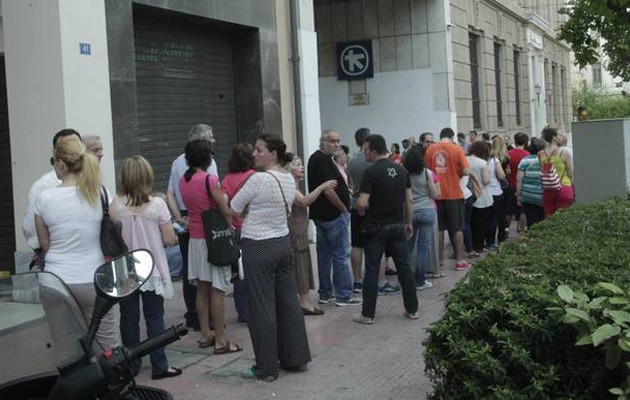 Reuters: Οι ελληνικές τράπεζες δεν έχουν σωθεί ακόμη