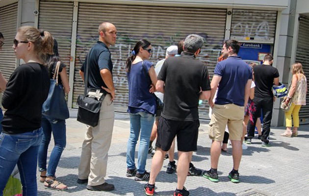 Bόμβα FT: «Κούρεμα» πάνω από 30% σε καταθέσεις άνω των 8.000 ευρώ