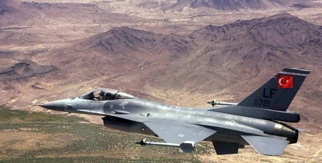Τουρκικά αεροπλάνα βομβάρδισαν τα δικά τους στρατεύματα στη βόρεια Συρία