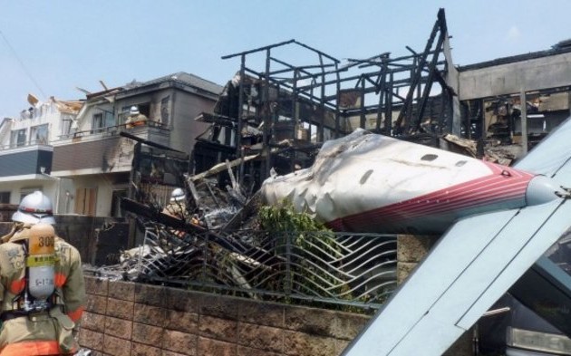 Τόκιο: Τρεις νεκροί από πτώση αεροσκάφους πάνω σε σπίτι