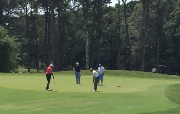 Γιατί έπαιξαν μαζί γκολφ Ομπάμα και Κλίντον