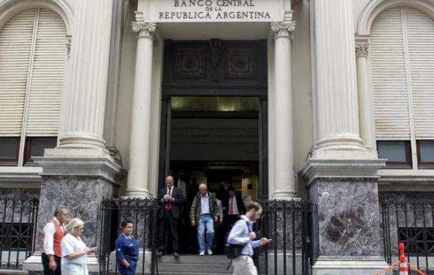 Iστορική δικαίωση Αργεντινής ενάντια των πιστωτών της για τα απλήρωτα ομόλογα