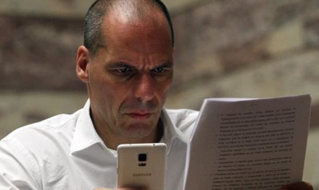 «Καθυστερήσεις» παίζει ο Βαρουφάκης για το αν θα ψηφίσει τη συμφωνία