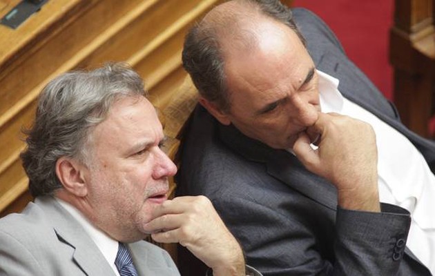 Κατρούγκαλος: Να επιστρέψουν όσοι είχαν τεθεί σε διαθεσιμότητα – Η τρόικα τι λέει;