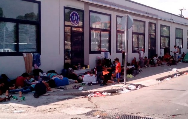 Βραδυφλεγής βόμβα η Μυτιλήνη – Σύσκεψη για το μεταναστευτικό