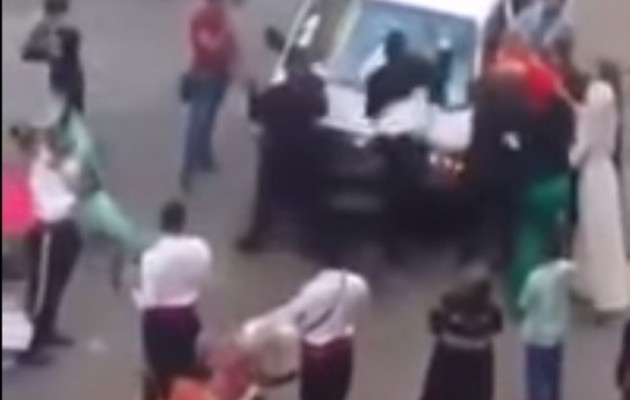 Γάμος στον Λίβανο μετατρέπεται σε πεδίο μάχης για… απίθανο λόγο (βίντεο)