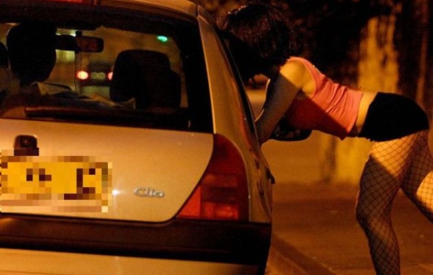 Βίασαν και λήστεψαν ιερόδουλη στη Θεσσαλονίκη