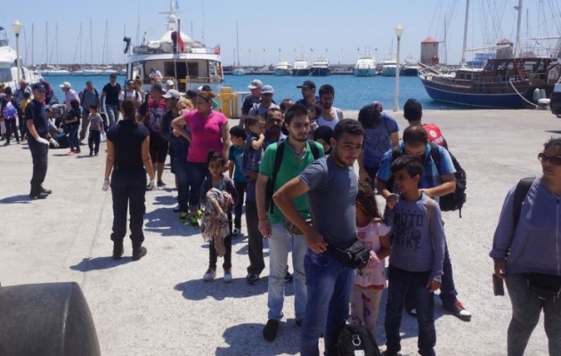 Διαψεύδει το Βερολίνο ότι εκβίασε την Ελλάδα με τους Σύρους πρόσφυγες