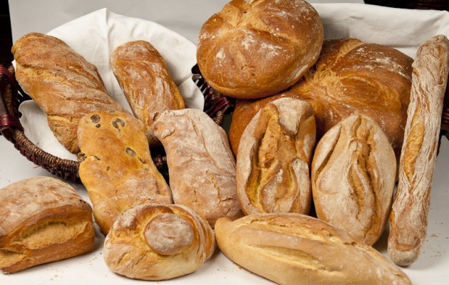 Το ψωμί-ψωμάκι: Η ΕΛΣΤΑΤ λέει ότι ακρίβυνε 18,5%, η Eurostat 22,8% – Μητσοτάκη κρύβεις ακρίβεια;