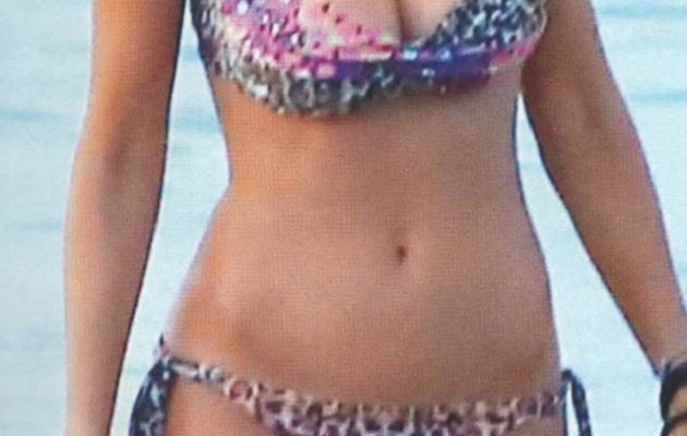 Τρέλανε κόσμο με την κορμάρα της η βουλευτίνα της ΝΔ