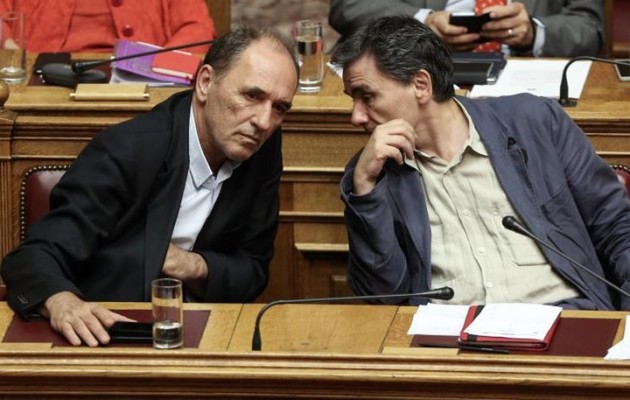 Τσακαλώτος και Σταθάκης τα “βρίσκουν” με τους θεσμούς