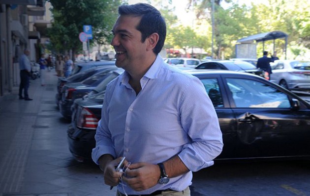 Τσίπρας: «Οι παλιοί πολιτικοί μας έσπρωξαν στο χαντάκι, μας γέμισαν χρέη»