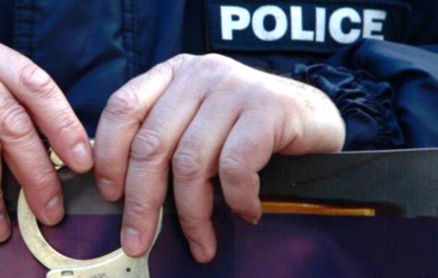 Συνελήφθη συνταξιούχος αστυνομικός στη Λάρισα – Είχε ερωμένες δύο ανήλικες αδελφές με το… αζημίωτο
