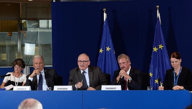 Φεύγουν από Ελλάδα και Ιταλία για μετεγκατάσταση στην Ε.Ε. 120.000 πρόσφυγες