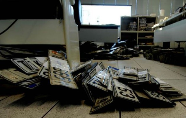 Επιστρέφουν άδειες κυκλοφορίας και πινακίδες