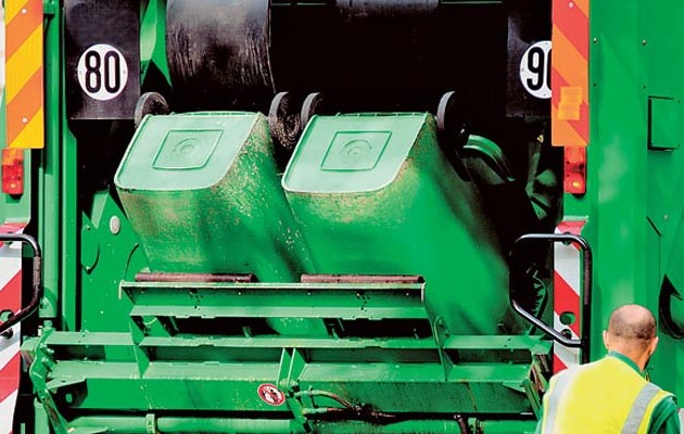 Καταγγελίες: Τους χτυπούσαν γιατί αρνήθηκαν να κάνουν τη δουλειά που τους ζητήθηκε!