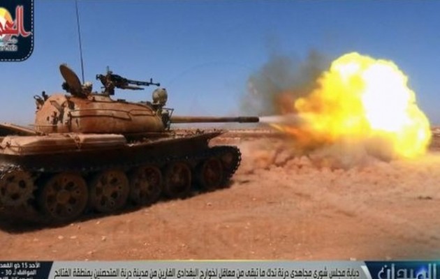 Ο στρατός της Λιβύης μάχεται ενάντια στο Ισλαμικό Κράτος κοντά στη Ντέρνα