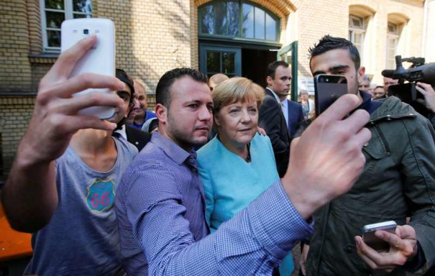 Το 57% των Γερμανών διαφωνεί με την πολιτική της Μέρκελ στο προσφυγικό