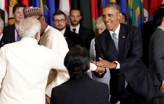 Ο Ομπάμα αντάλλαξε χειραψία με τον ΥΠΕΞ του Ιράν