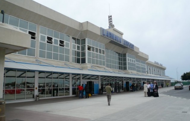 Γερμανίδες μητέρα και κόρη ζουν επί 15 μήνες στο αεροδρόμιο της Λάρνακας