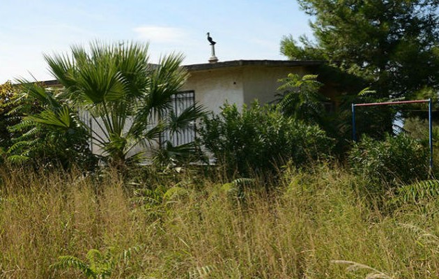 Το «οπλοστάσιο» και το κρησφύγετο του Γιώργου Πετρακάκου στο Βόλο (φωτο)