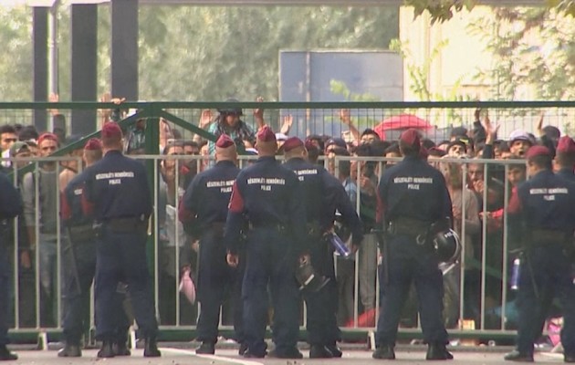 Σκληρή απάντηση της Ελλάδας στην Ουγγαρία για τους πρόσφυγες