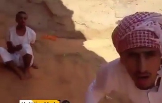 ΒΙΝΤΕΟ – ΣΟΚ! Σαουδάραβας ορκίζεται πίστη στο ISIS και σκοτώνει τον ξάδελφό του!