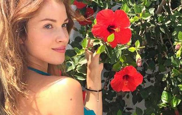 Η ελληνικής καταγωγής Μις Πορτoγαλία μοιράζει εγκεφαλικά (φωτογραφίες)