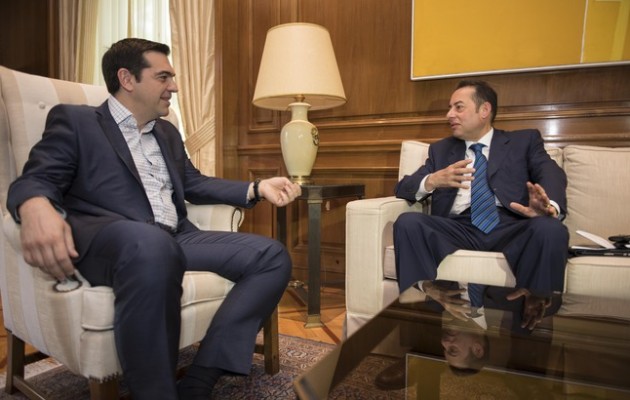 Στενό φλερτ Τσίπρα και με τη σοσιαλδημοκρατία