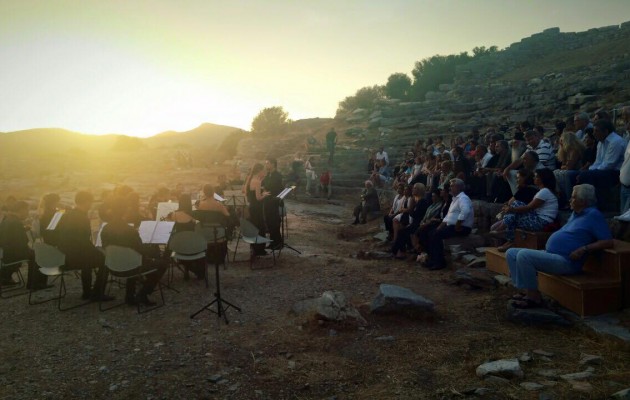 Επαναλειτούργησε το αρχαιότερο σωζόμενο Ελληνικό Θέατρο – Τι δήλωσε η Δούρου