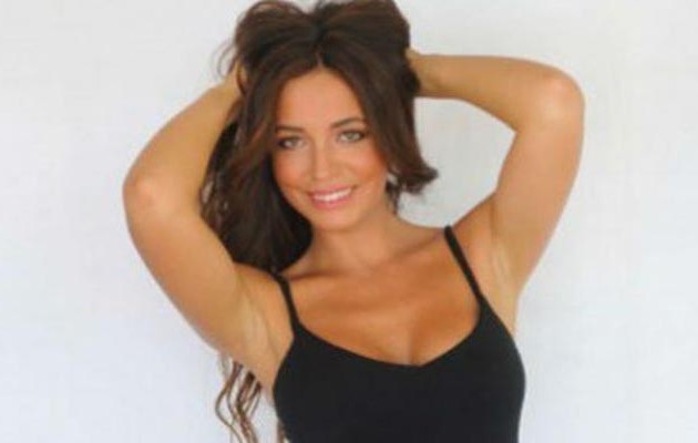 Στήθηκε η υποψήφια της Ν.Δ. με στρινγκ και ανέβηκε η θερμοκρασία (φωτό)