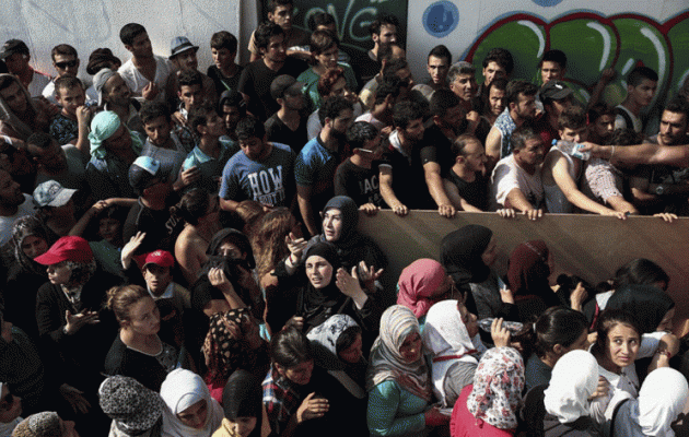 Spiegel: Κέντρο πρώτης υποδοχής προσφύγων στην Αθήνα θέλει η Κομισιόν