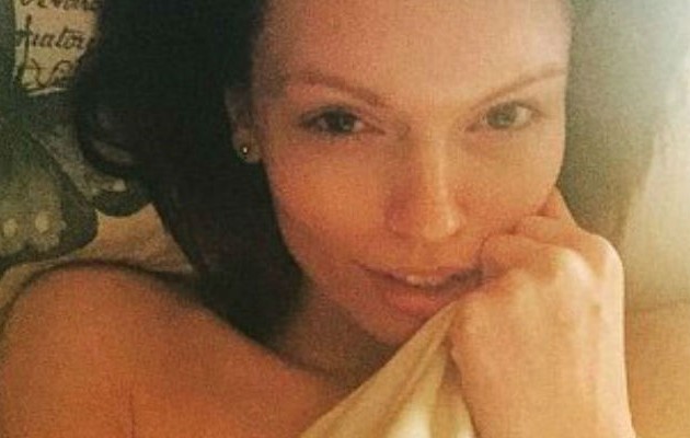 Δείτε την εθισμένη 23χρονη που βγάζει 200 selfie την ημέρα! (φωτο)