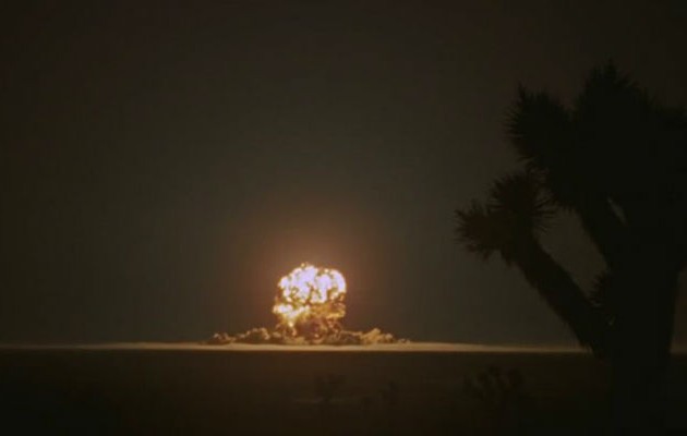 Μοναδικές εικόνες από δοκιμή πυρηνικής βόμβας το 1955 (βίντεο)