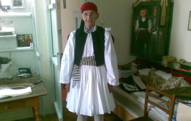 Το ΄πε και το ΄κανε ο Μπουτάρης! Ντύθηκε τσολιάς (φωτο)