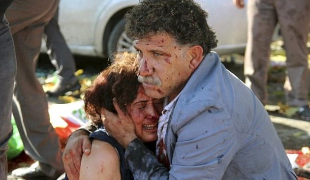 Άγκυρα: Η συγκλονιστική ιστορία πίσω από τη φωτογραφία της επίθεσης