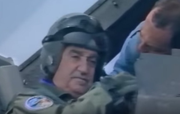 Πριν τον Αλέξη ο επίτιμος – Όταν ο Μητσοτάκης πέταγε με F-16! (βίντεο)