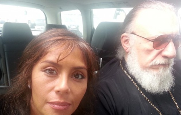 Καυτές βραδιές του Έλληνα “επιβήτορα” ιερέα με  χυμώδη 45αρα στο Μανχάταν (φωτο)