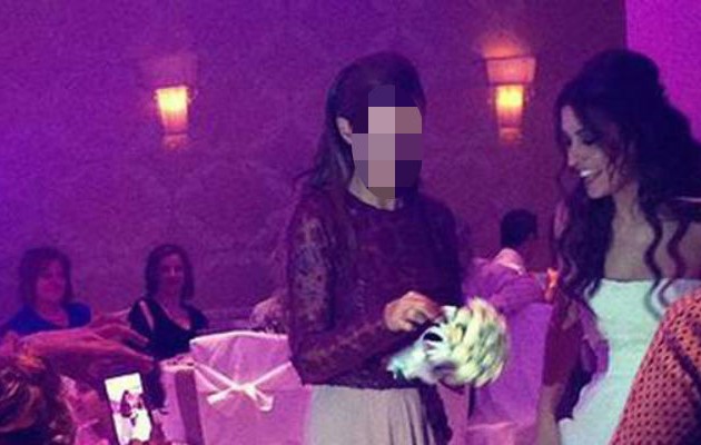 Ποια τραγουδίστρια πάντρεψε την αδερφή της; (φωτο)