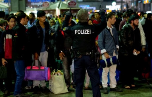 Spiegel: Εκατοντάδες επιθέσεις σε προσφυγικά καταλύματα στην Γερμανία